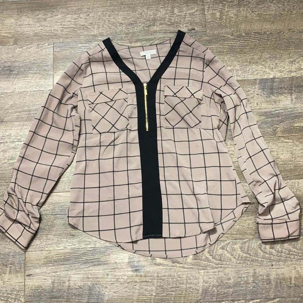 Checkered top